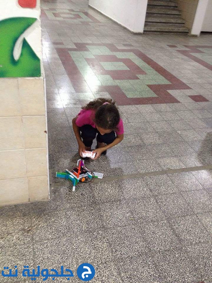 سارة قرمطة تلميذة المستقبل تشارك في مسابقات الروبوتيكا العالمية في الصين 